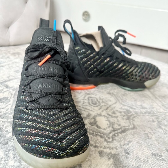 Lebron 16 ‘I Promise’, men’s size 7 - Picture 3 of 6